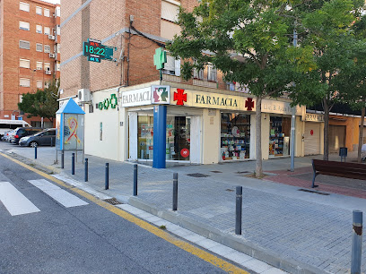 Farmacia en Plaça del Penedès, 2, baixos Sant Boi de Llobregat Barcelona 