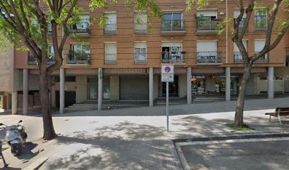 Farmacia en Carrer Reixach, 17 BIS, LOCAL La Colònia Güell Barcelona 